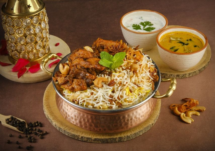 Lucknowi Chicken Biriyani [Boneless]