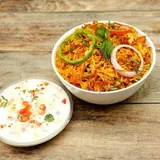 Veg Biryani With Raita