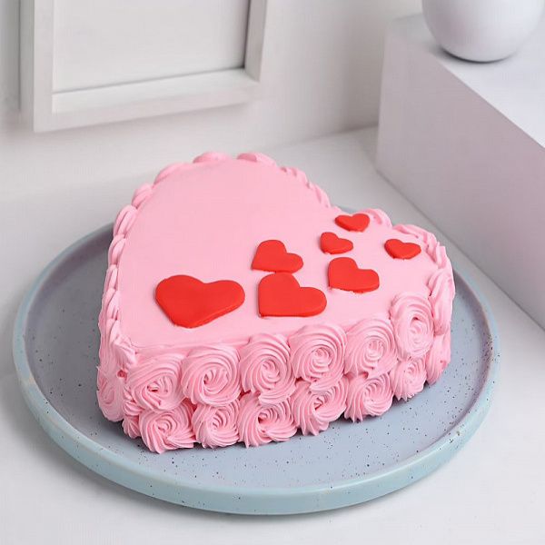 Rose Heart Strawberry Cake