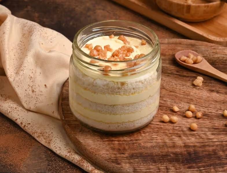Eggless Butterscotch Jar Cake