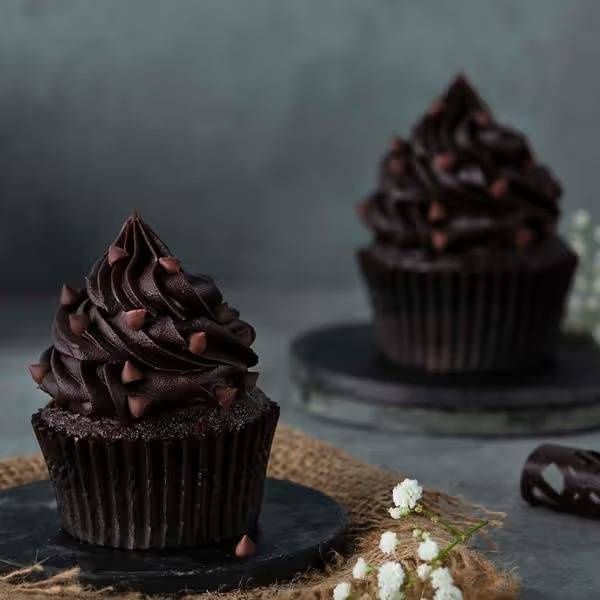 Eggless Choco Chip Cream Cup Cake