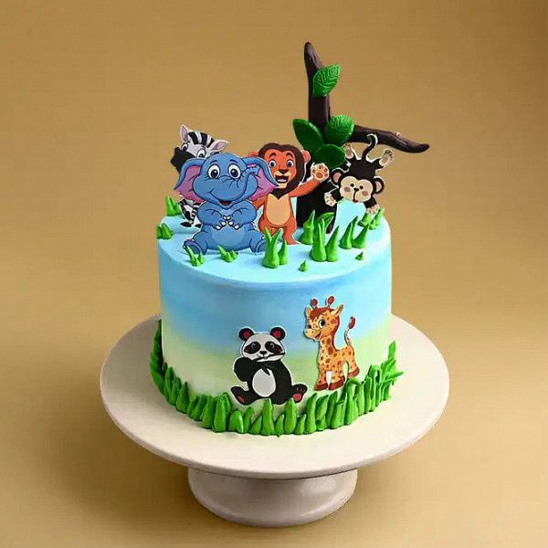 Wildlife Wonder Vanilla Cake