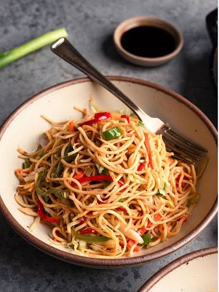 Veg Hakka Noodles