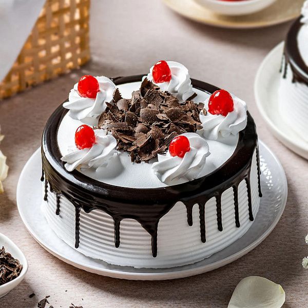 Round Black Forest Cake With Cherries