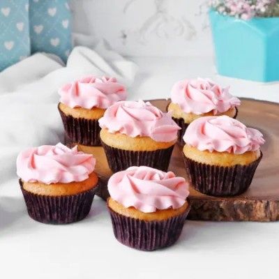 Vanilla Cupcakes (Pack Of 6)