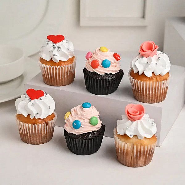 Set Of 6 Different Strawberry Cupcakes