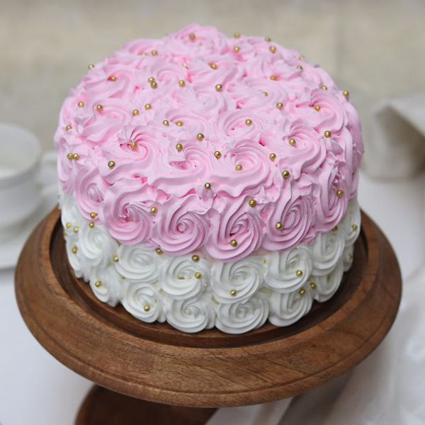 Vanilla And Strawberry Cream Cake