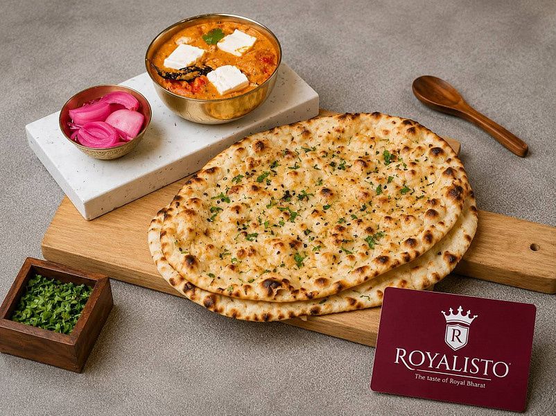 Kadhai Paneer With Choice Of Bread
