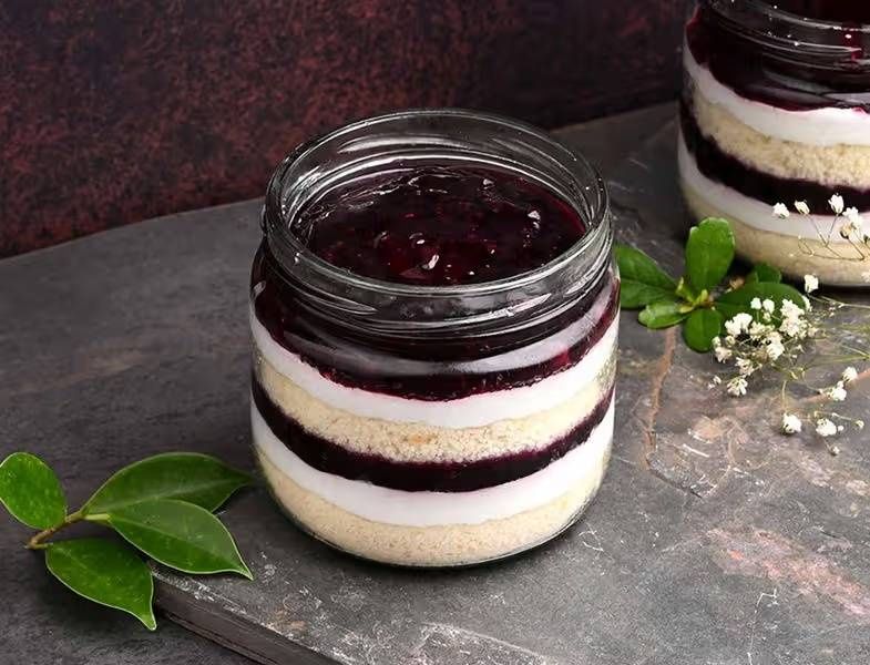 Eggless Blueberry Jar Cake