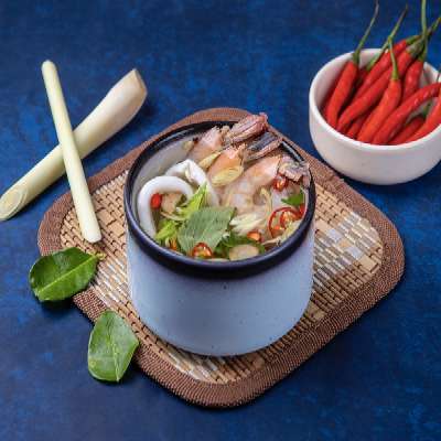 Tom Yum Talay (Spicy Seafood Soup)