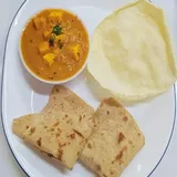 Plain Paratha (2 Pcs) With Paneer Sabji