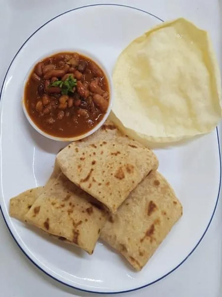 Rajma + Plain Paratha (3pc)