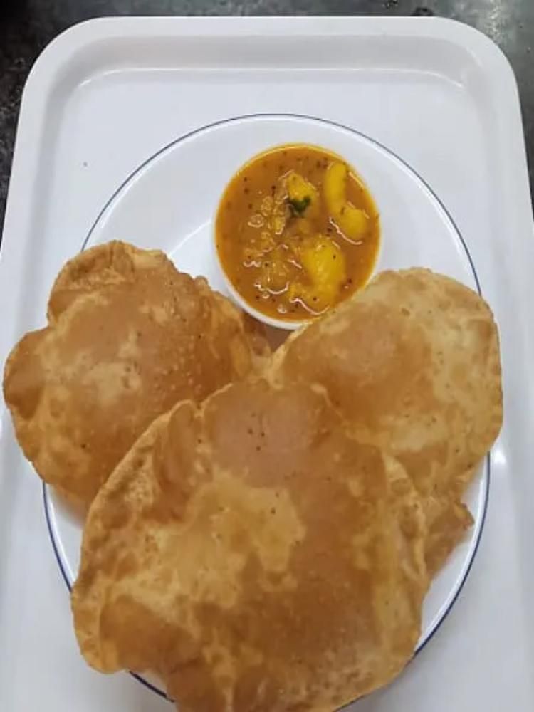 Poori Aaloo (3 Pcs)