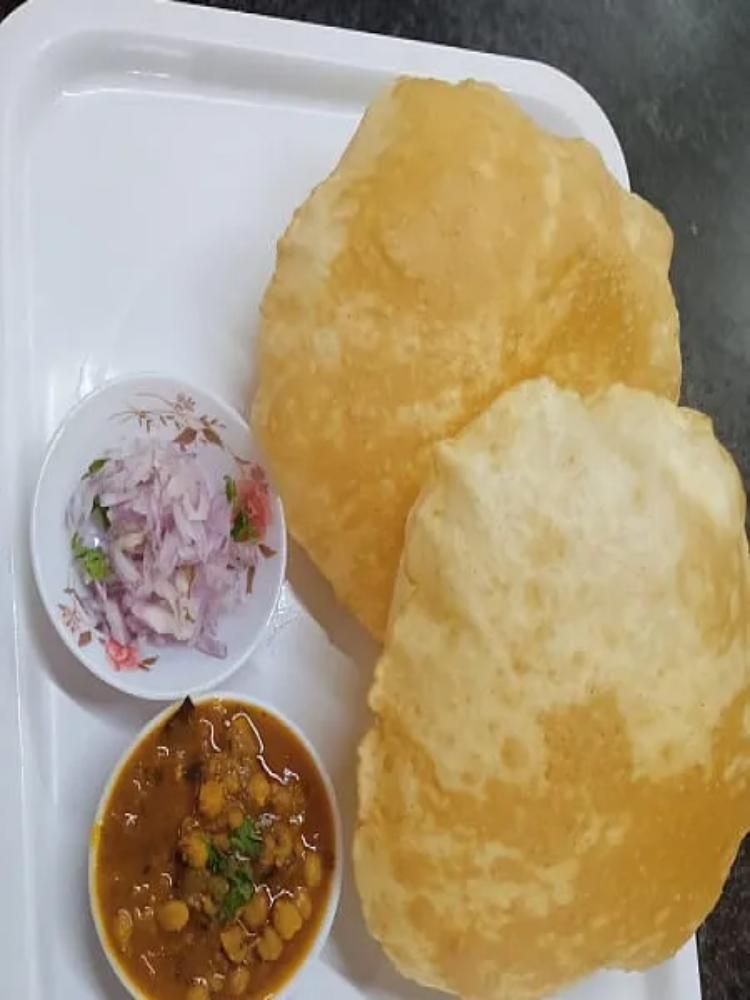Chole Bhatoora (2 Pcs)