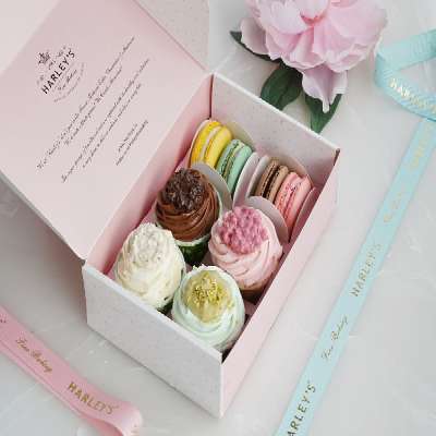 Pack Of 4 Crocante Cupcakes And 4 Macarons