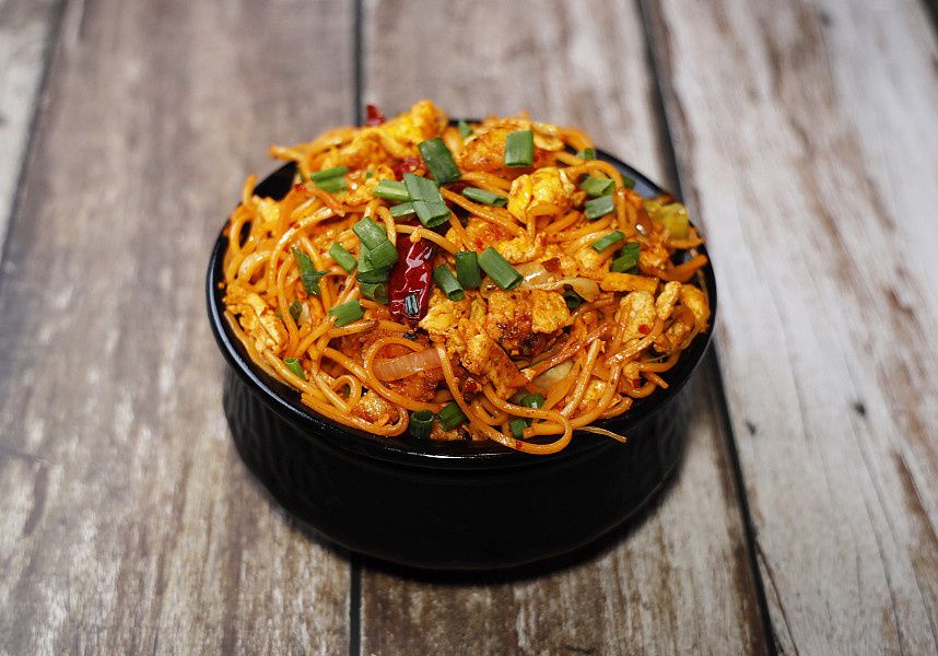 Schezwan Chicken Noodles