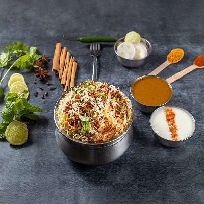 Veg Hyderabadi Dum Biryani