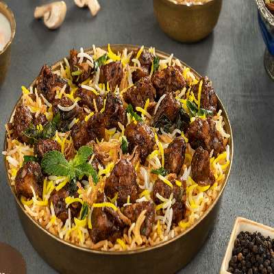 Khaas Khumb Kali Mirch Biryani (Pepper Mushroom Biryani - Serve - 2)
