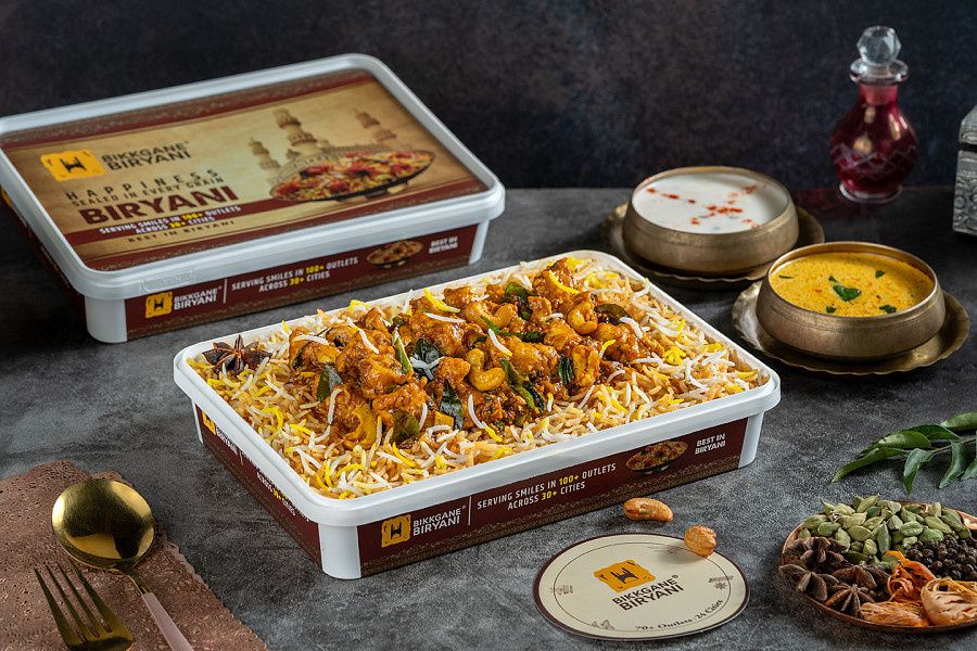 Special Chicken Hyderabadi Boneless Biryani (1 Kg Serves 2)