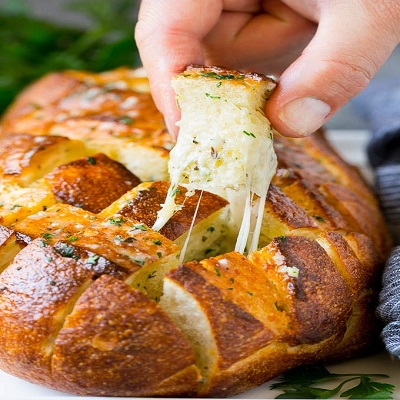 PULL-APART GARLIC BREAD