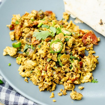 Egg Bhujiya (3 Pcs)