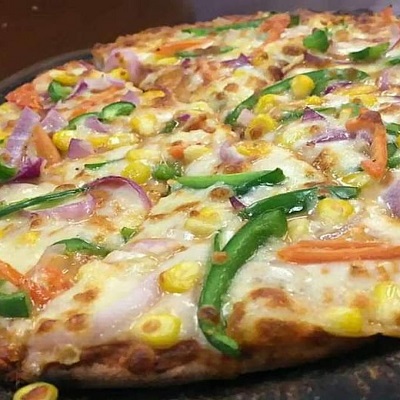 Chicken Corn Capsicum Pizza