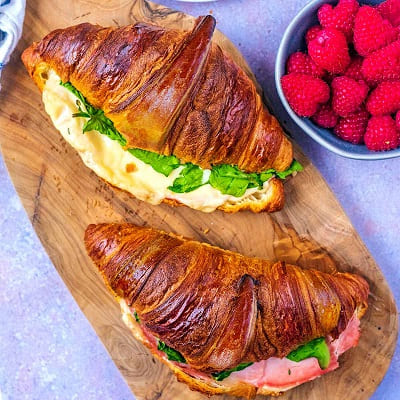 MAC & CHEESE CROISSANT