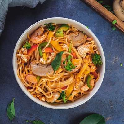 Ba Mee (Thai Styled Noodles Non Veg) [Serves 1- 2]