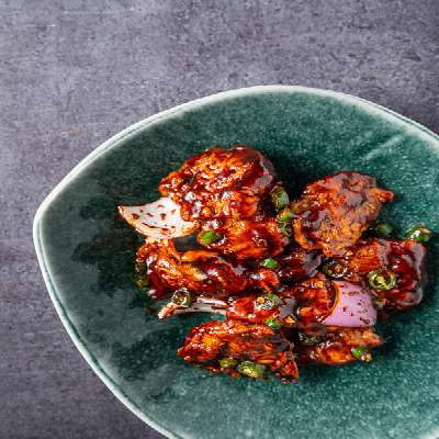 Kolkata Style Chilli Fish (Dry) (10 Pcs)