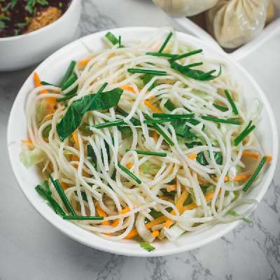 Wok Tossed Hakka Noodles Veg [Serves 1- 2]