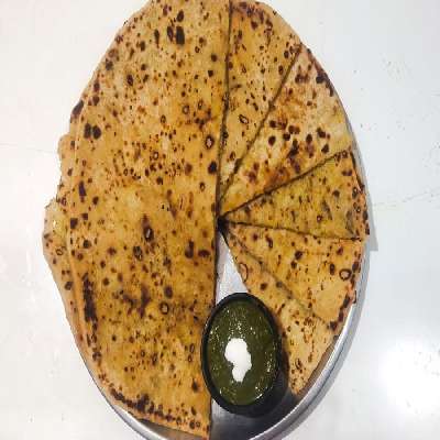 Aloo Paratha With Butter Achar