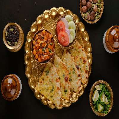 Amritsari Choley & Kulcha Thali