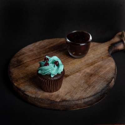 Choco Blueberry Cupcake