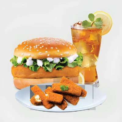 Me 9 ( Classic Chicken Burger + Paneer Fries + Drink )