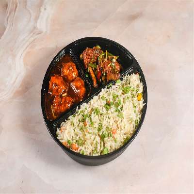 Chilli Chicken And Drumstick With Shanghai Special Fried Rice/Noodles