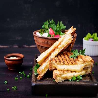 Veg Mozzarella Cheese Sandwich (Jambo)