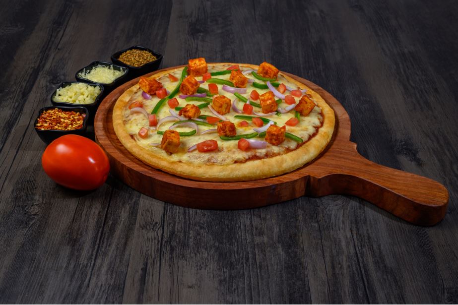 Tandoor Paneer Pizza