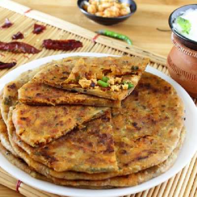 Paneer Parantha With Curd