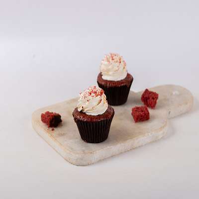2 Red Romance Cupcakes