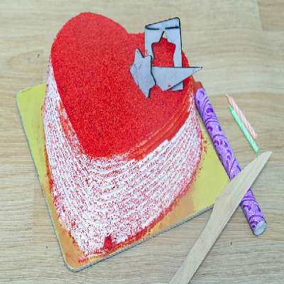 Red Velvet Heart Shaped Cake [450 Grams]