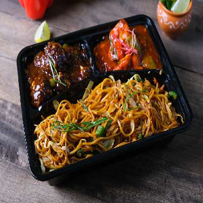 Chinese Combo With Veg Noodles/Fried Rice