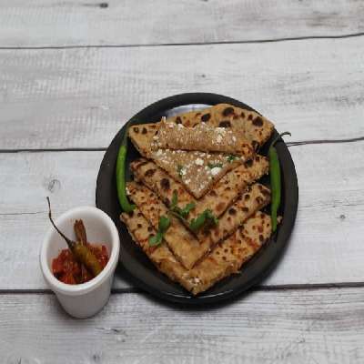 Paneer Paratha With Butter Achar