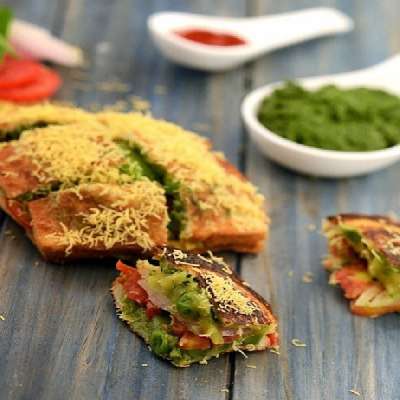 Bombay Masala Toast Sandwich With Fries
