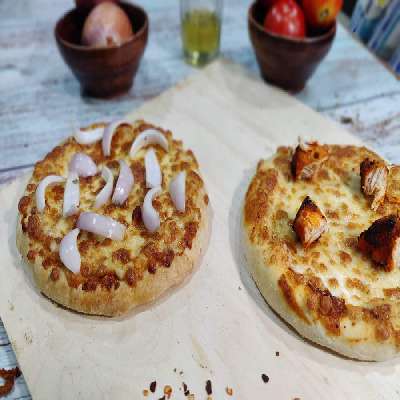 Tandoori Chicken Mini Pizza + Cheesy Onion Mini Pizza