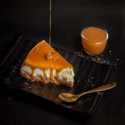Caramel Cheesecake Slice