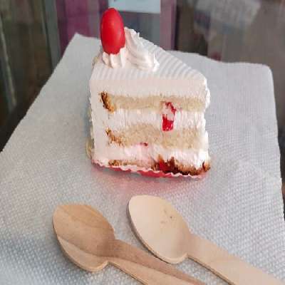 White Forest Pastry [4 Pcs]