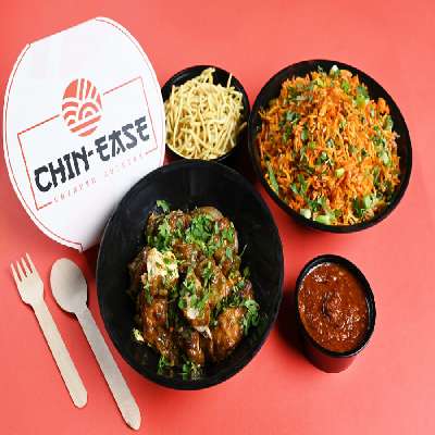 Panner Chilli With Schezwan Fried Rice & Dry Noodles
