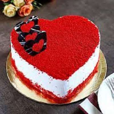 Classic Red Velvet Heart Shape Cake [1/2 Kg]