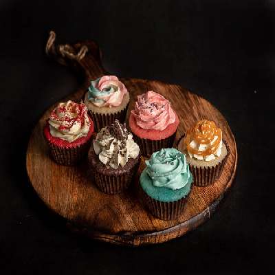 Six Assorted Cupcakes Box