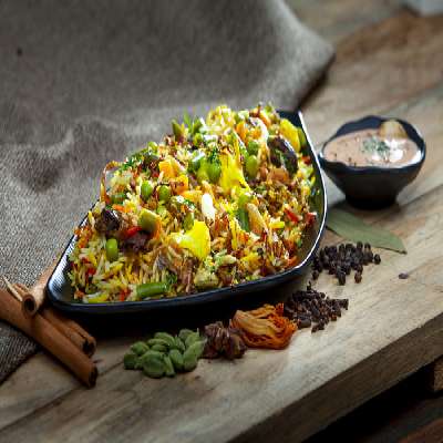 Veg Biryani With Raita